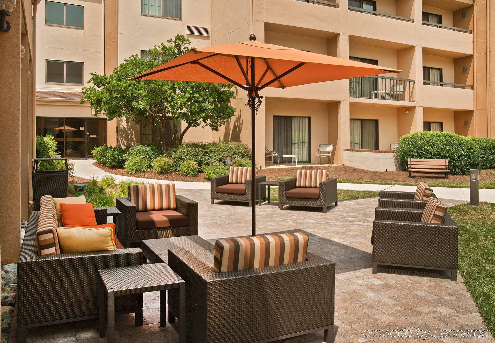 Courtyard Charlotte Southpark Hotel Exterior photo